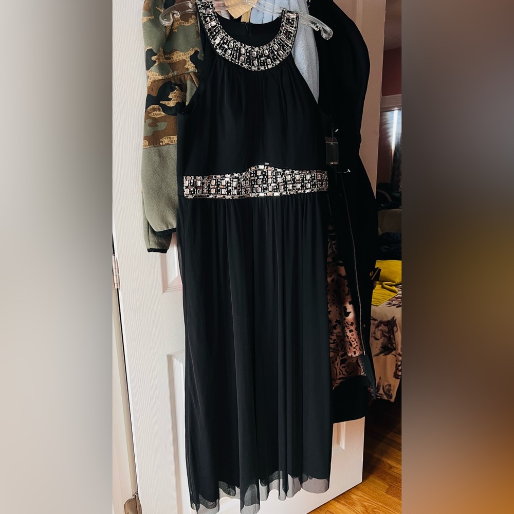 Chic Black Embellished Maxi Dress